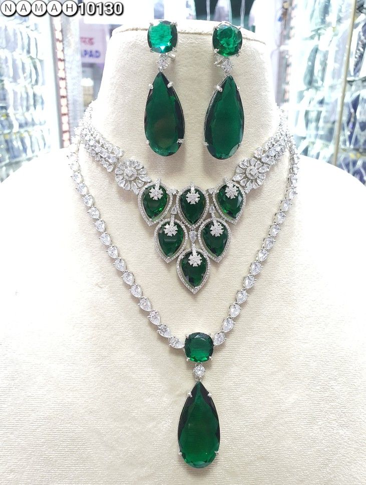 Awesome Shine Super Nakshtra Diamond Necklace Set