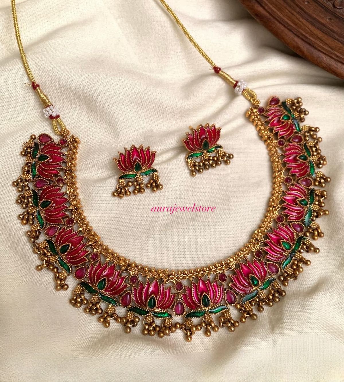 Mango Motif Kemp Necklace