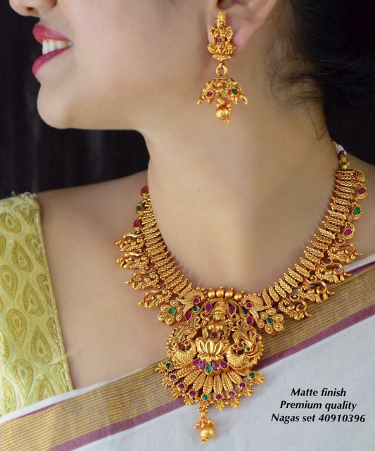 Shringaar Latest Trendy Fancy Design Stylish Lakshmi Devi Jewellery Set for Women